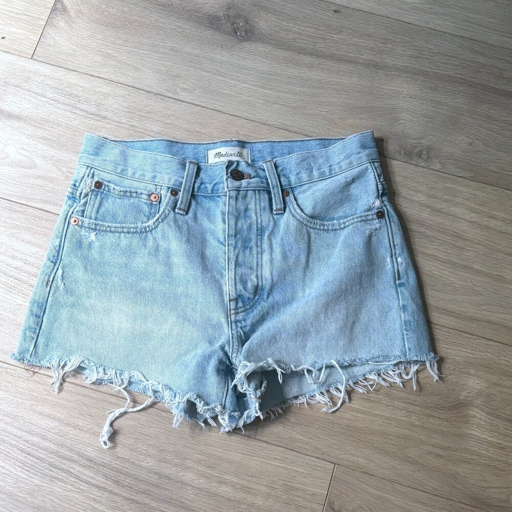 MADEWELL Women’s Relaxed Denim Shorts STYLE mc640 - Size 24 (Runs Large)